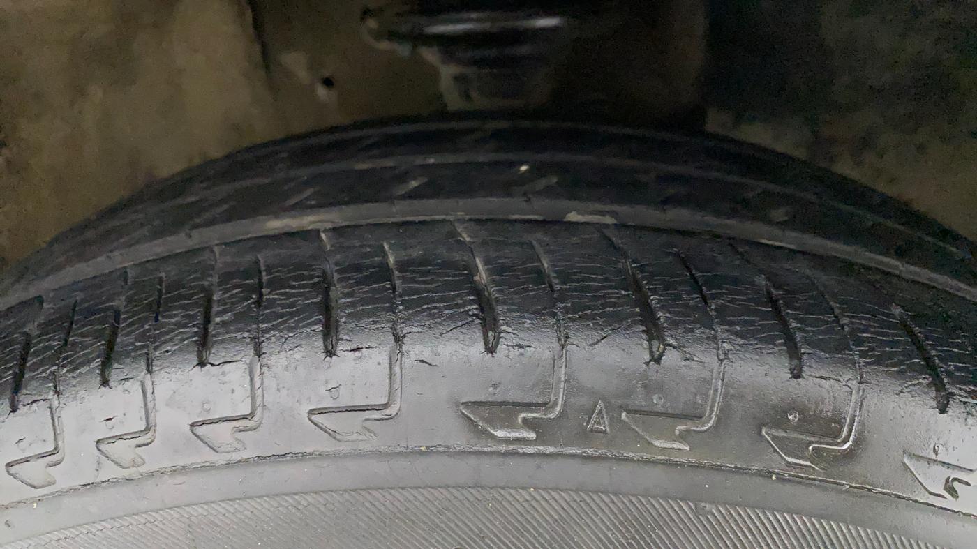 2017 Maruti IGNIS ZETA 1.3, Diesel, Manual, 59,594 km, Right Front Tyre Tread