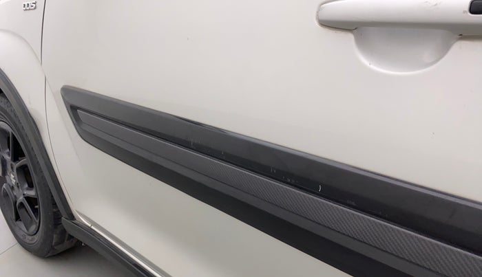 2017 Maruti IGNIS ZETA 1.3, Diesel, Manual, 59,594 km, Front passenger door - Slightly dented