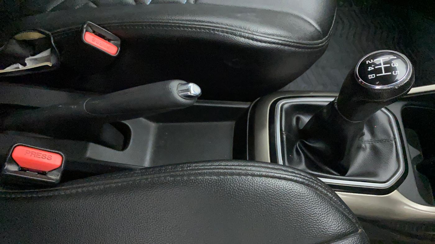 2017 Maruti IGNIS ZETA 1.3, Diesel, Manual, 59,594 km, Gear Lever
