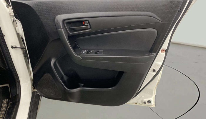 2021 Maruti Vitara Brezza LXI, Petrol, Manual, 59,612 km, Driver Side Door Panels Control