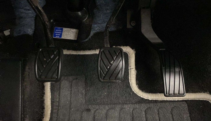 2021 Maruti Vitara Brezza LXI, Petrol, Manual, 59,612 km, Pedals