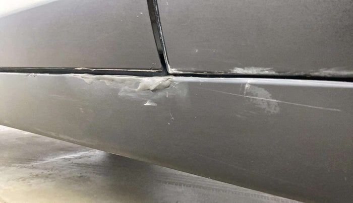 2021 Maruti Vitara Brezza LXI, Petrol, Manual, 59,612 km, Left running board - Cladding has minor damage