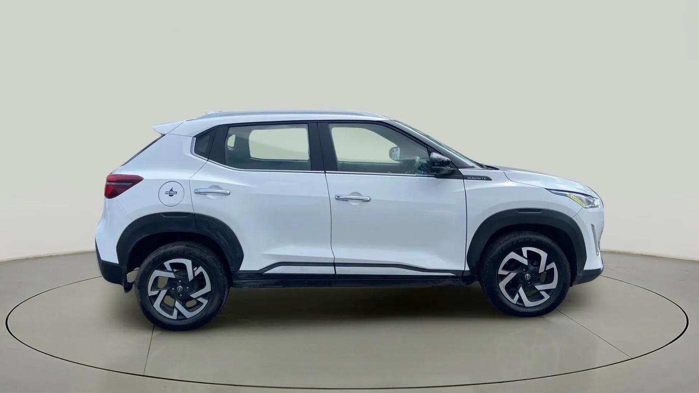 2022 Nissan MAGNITE XV PREMIUM TURBO (O), Petrol, Manual, 27,869 km, Right Side View