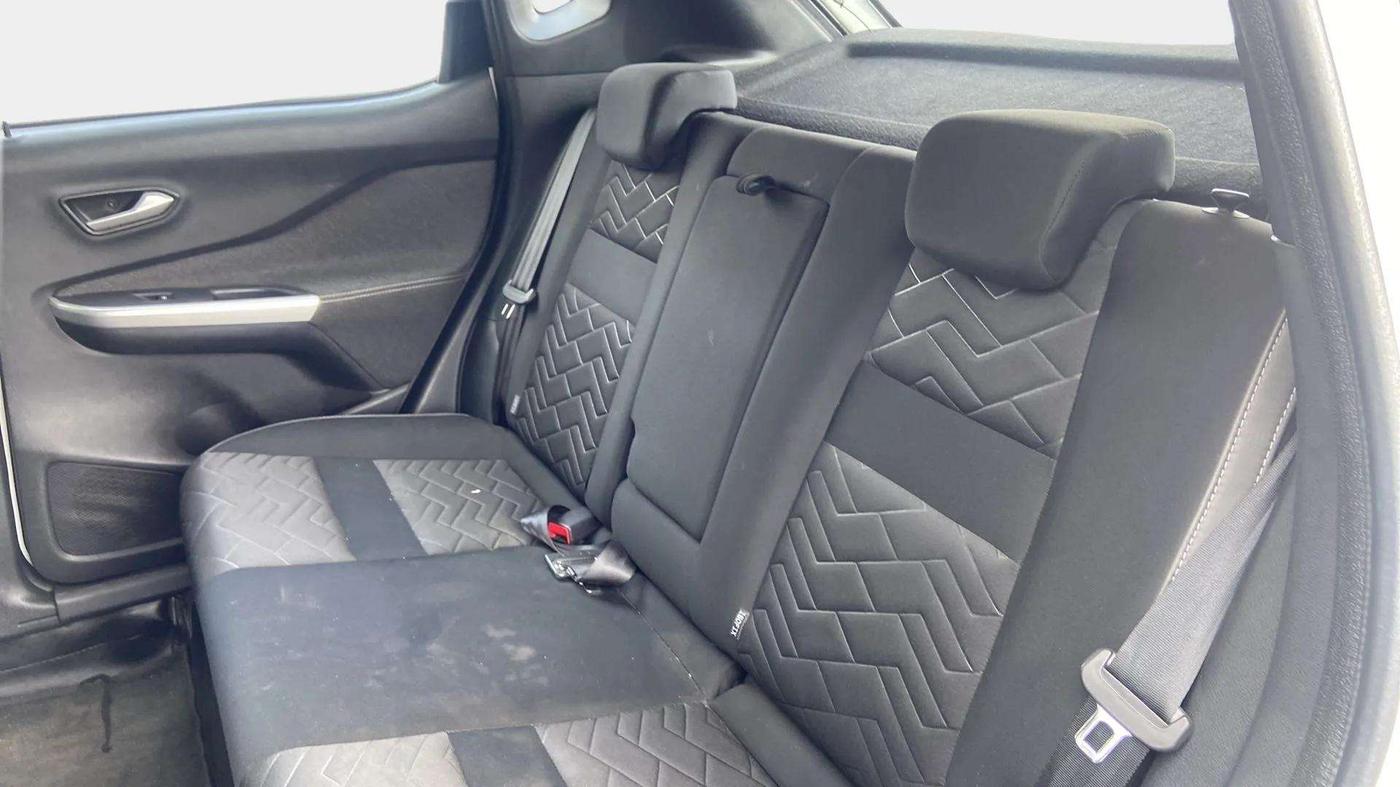 2022 Nissan MAGNITE XV PREMIUM TURBO (O), Petrol, Manual, 27,869 km, Right Side Rear Door Cabin