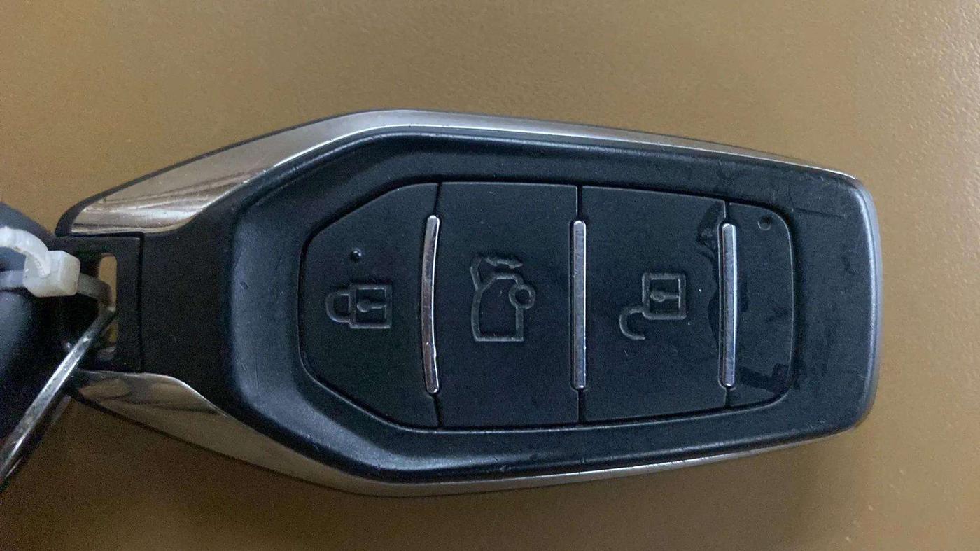 2018 Mahindra XUV500 W11(O), Diesel, Manual, 77,839 km, Key Close Up