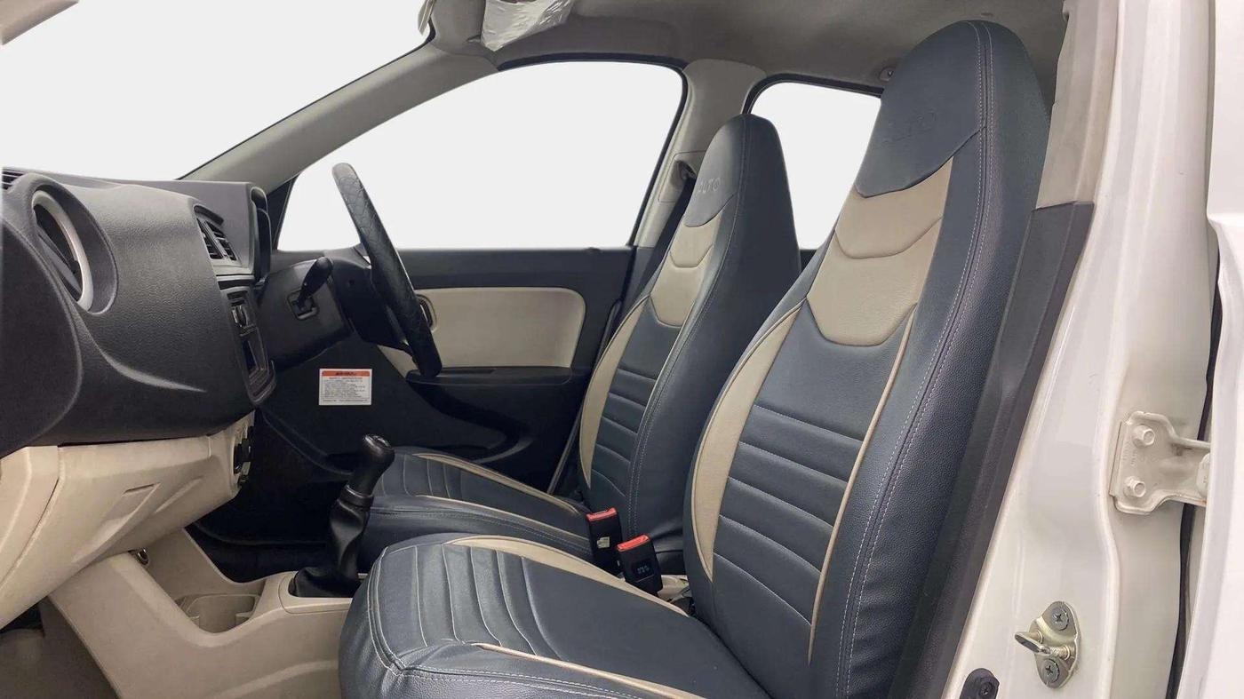 2019 Maruti Alto LXI CNG, CNG, Manual, 97,502 km, Right Side Front Door Cabin