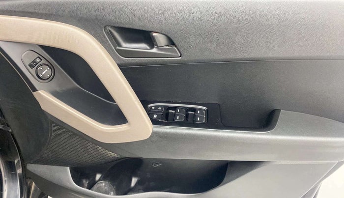 2017 Hyundai Creta E PLUS 1.6 PETROL, Petrol, Manual, 83,717 km, Driver Side Door Panels Control