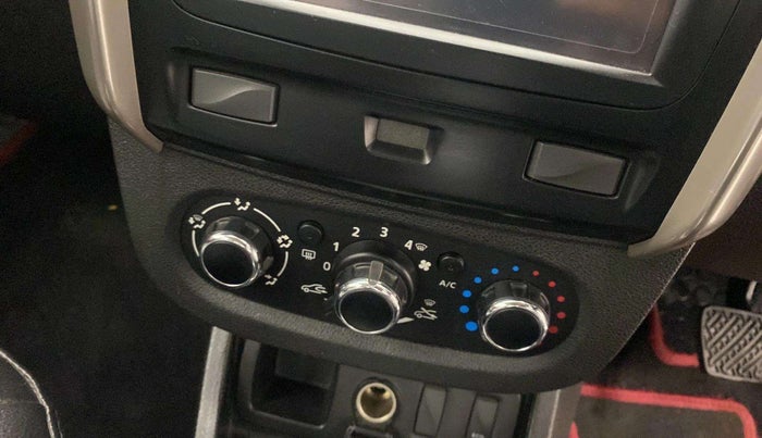 2017 Renault Duster RXS CVT, Petrol, Automatic, 37,441 km, AC Unit - Directional switch has minor damage