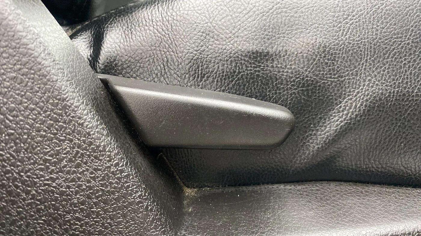 2017 Renault Duster RXS CVT, Petrol, Automatic, 37,441 km, Driver Side Adjustment Panel
