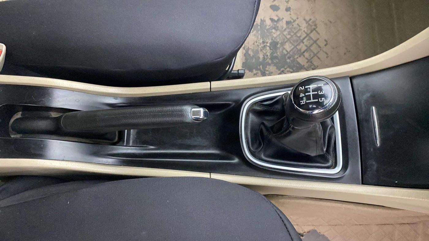 2019 Maruti Ciaz DELTA 1.5 SHVS MT PETROL, Petrol, Manual, 53,345 km, Gear Lever