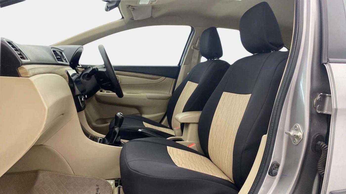 2019 Maruti Ciaz DELTA 1.5 SHVS MT PETROL, Petrol, Manual, 53,345 km, Right Side Front Door Cabin