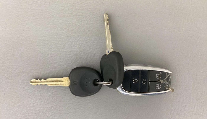 2019 Hyundai NEW SANTRO MAGNA, Petrol, Manual, 29,830 km, Key Close Up
