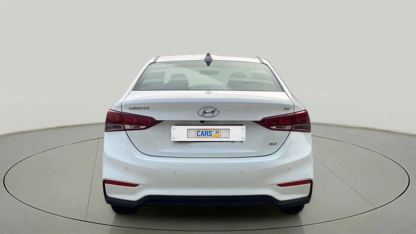 2018 Hyundai Verna 1.6 VTVT SX, Petrol, Manual, 11,496 km, Back/Rear