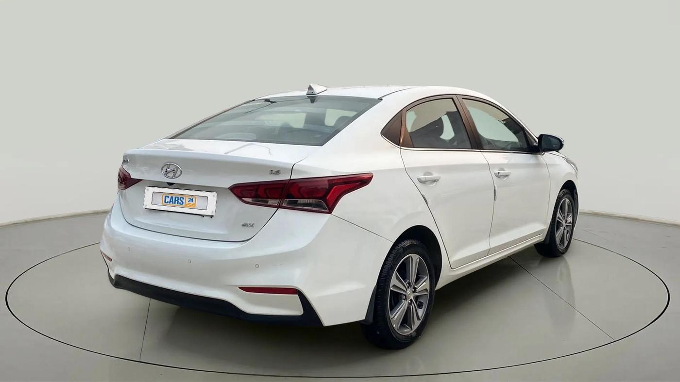 2018 Hyundai Verna 1.6 VTVT SX, Petrol, Manual, 11,496 km, Right Back Diagonal
