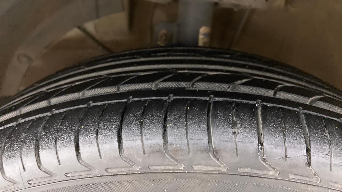 2019 Maruti XL6 ALPHA AT, Petrol, Automatic, 55,188 km, Left Front Tyre Tread