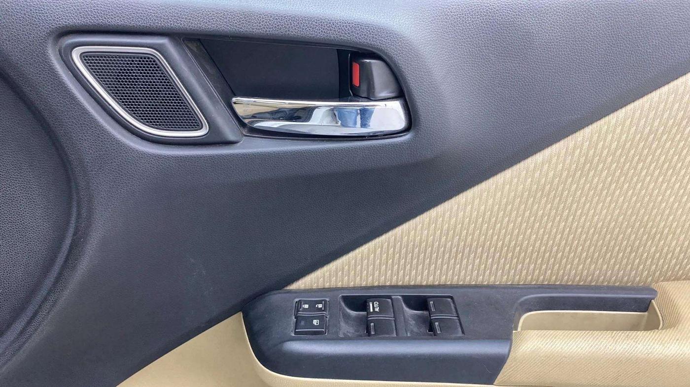 2017 Honda City 1.5L I-VTEC V MT, Petrol, Manual, 42,392 km, Driver Side Door Panels Control