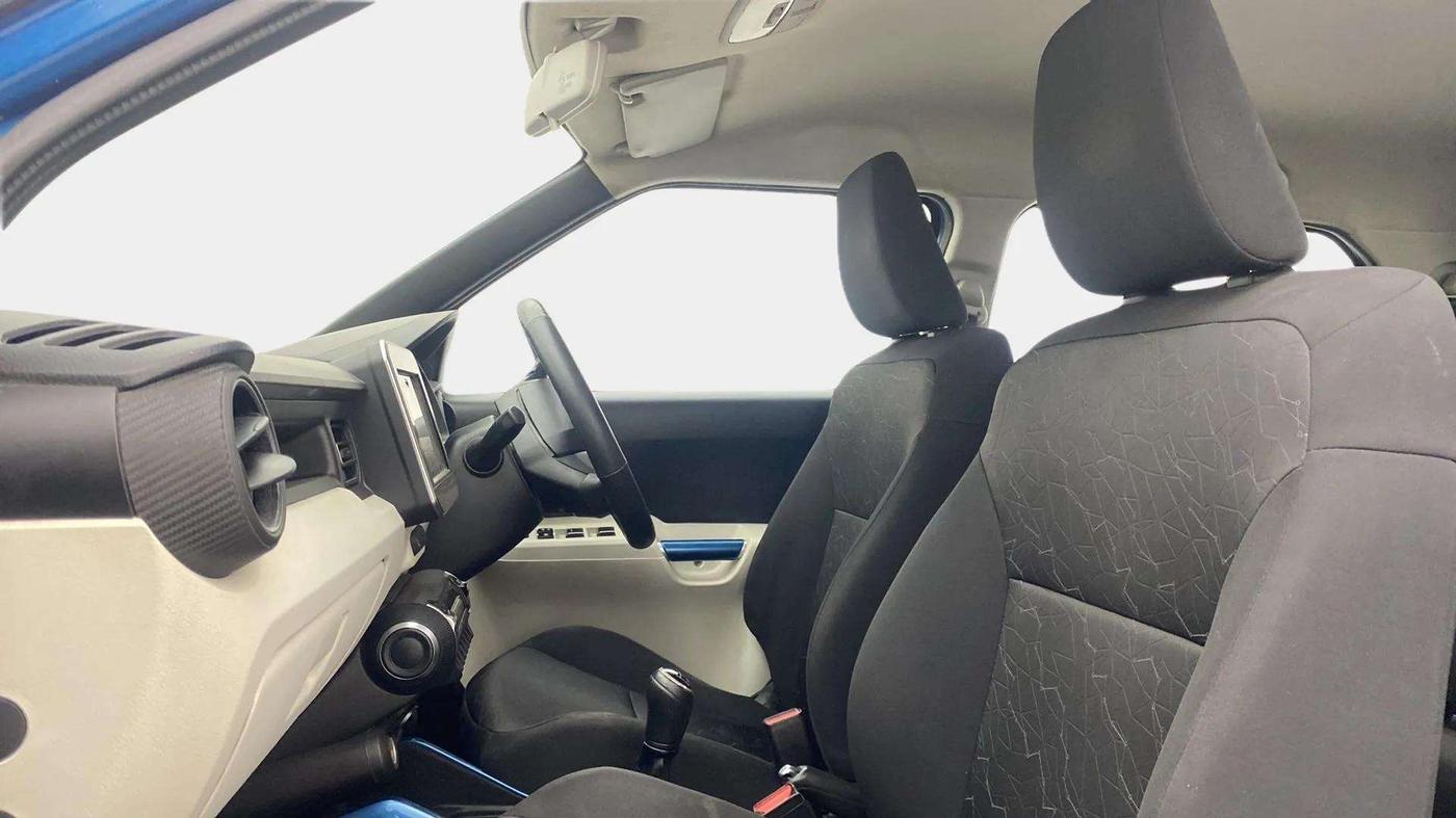 2018 Maruti IGNIS ALPHA 1.2, Petrol, Manual, 61,440 km, Right Side Front Door Cabin