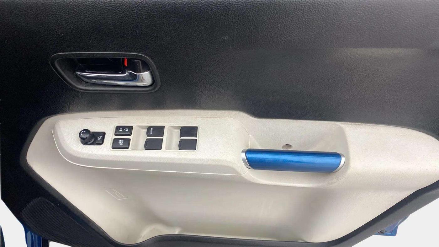 2018 Maruti IGNIS ALPHA 1.2, Petrol, Manual, 61,440 km, Driver Side Door Panels Control