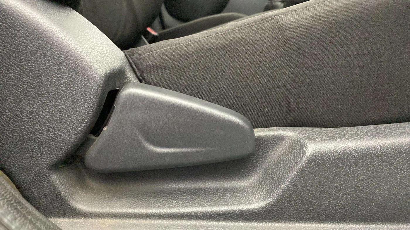 2016 Renault Kwid RXT 0.8, Petrol, Manual, 8,138 km, Driver Side Adjustment Panel