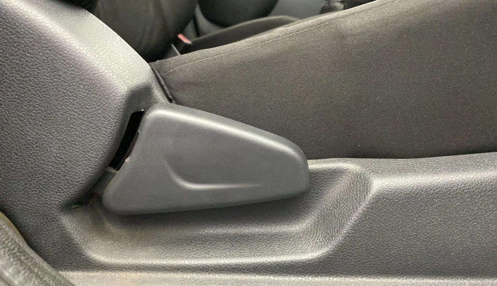 2016 Renault Kwid RXT 0.8, Petrol, Manual, 8,138 km, Driver Side Adjustment Panel