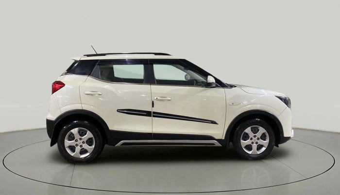 2019 Mahindra XUV300 W6 1.2 PETROL, Petrol, Manual, 35,254 km, Right Side View