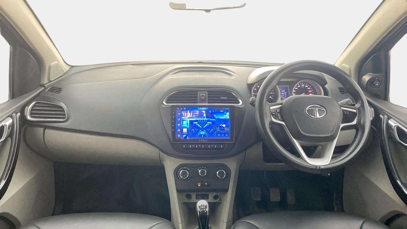 2016 Tata Tiago XZ PETROL, Petrol, Manual, 30,553 km, Dashboard