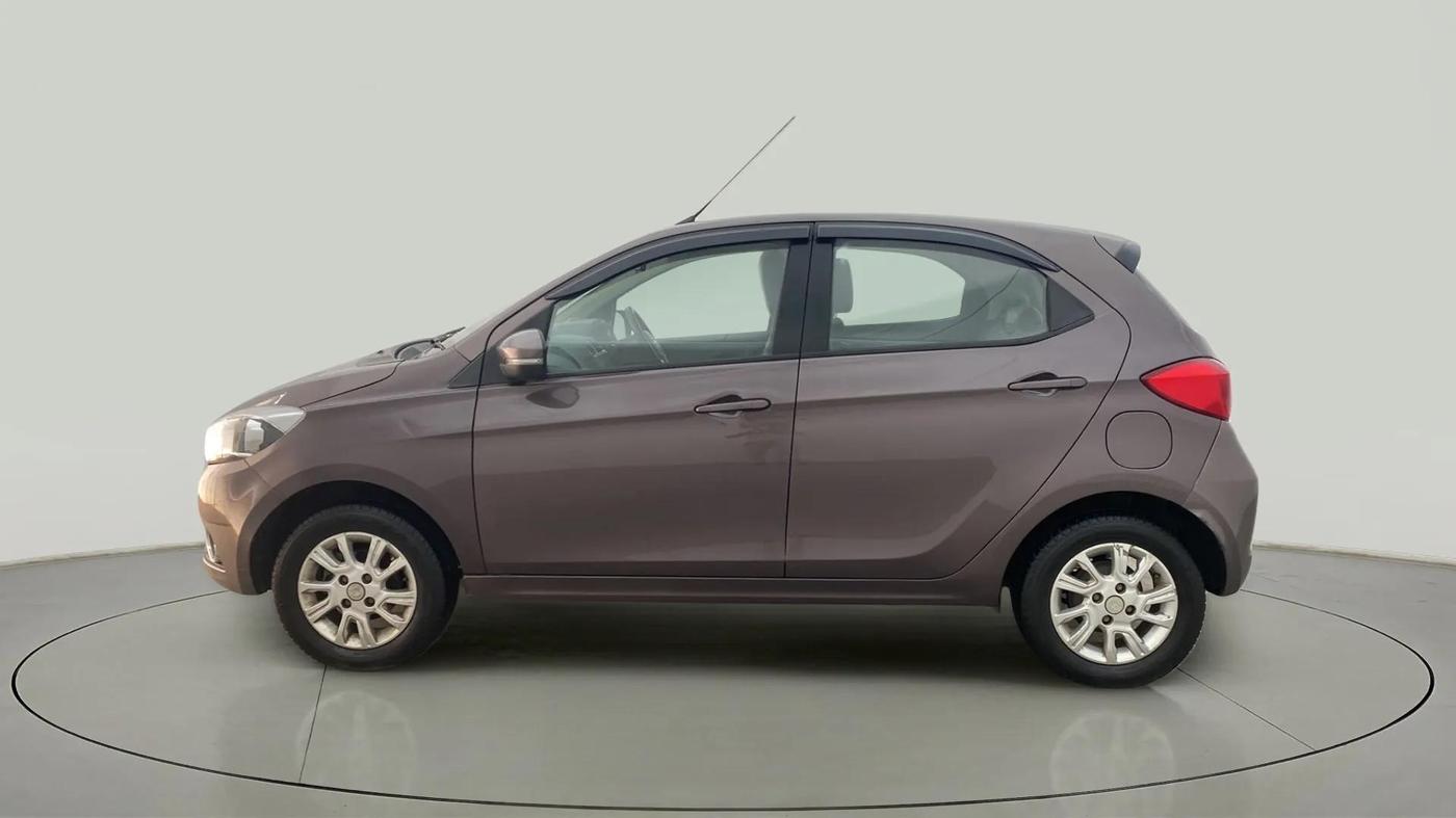 2016 Tata Tiago XZ PETROL, Petrol, Manual, 30,553 km, Left Side