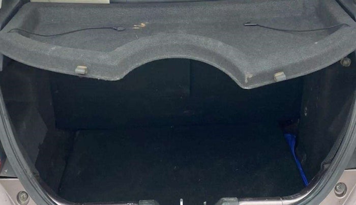 2016 Tata Tiago XZ PETROL, Petrol, Manual, 30,553 km, Boot Inside