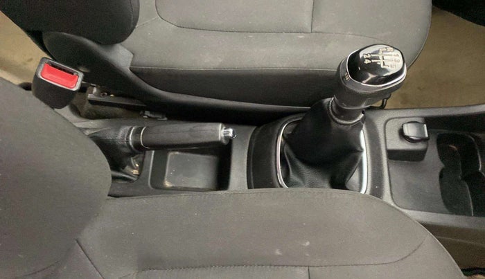 2019 Renault Kwid RXT 0.8 (O), Petrol, Manual, 36,785 km, Gear Lever