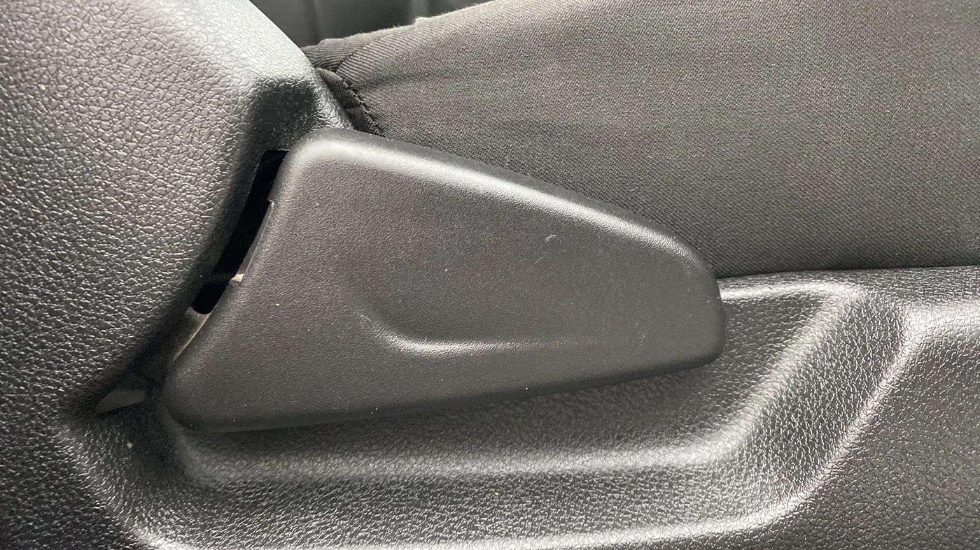 2019 Renault Kwid RXT 0.8 (O), Petrol, Manual, 36,785 km, Driver Side Adjustment Panel