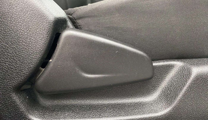 2019 Renault Kwid RXT 0.8 (O), Petrol, Manual, 36,785 km, Driver Side Adjustment Panel