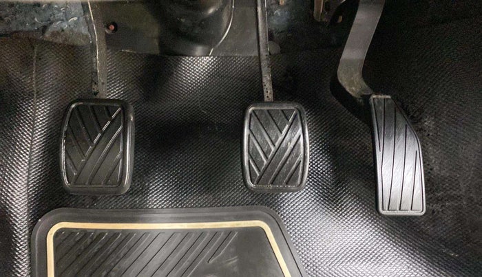 2015 Maruti Celerio VXI, Petrol, Manual, 97,386 km, Pedals