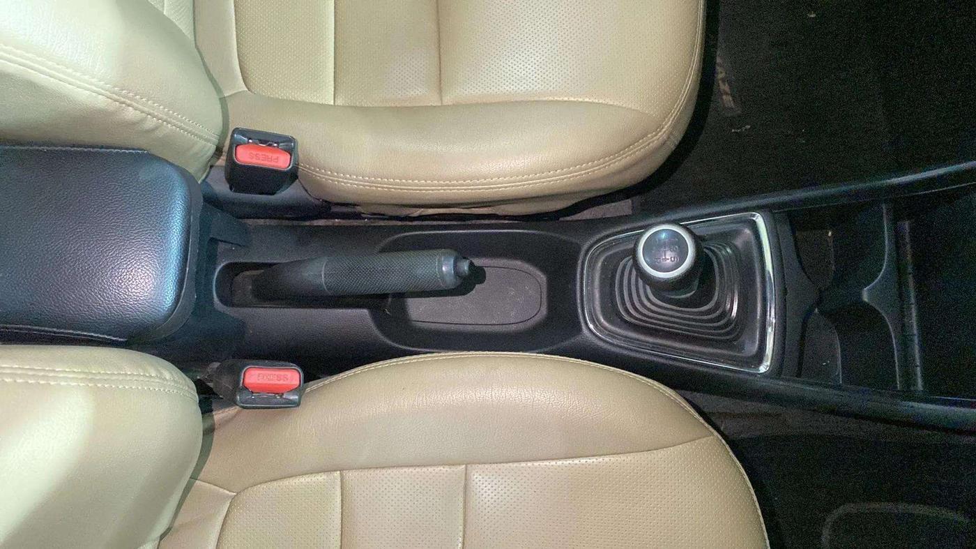2018 Honda Amaze 1.2L I-VTEC V, Petrol, Manual, 30,373 km, Gear Lever