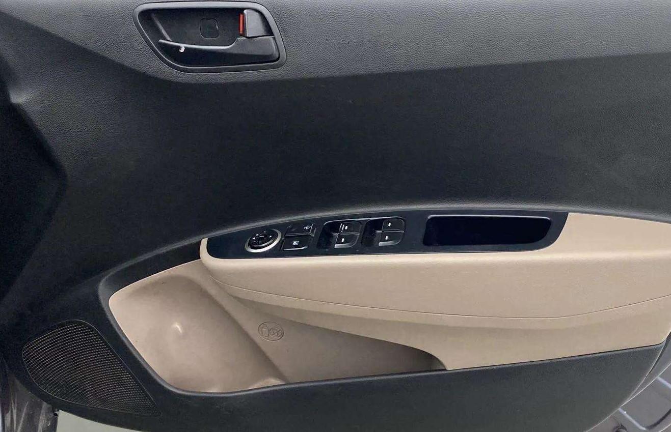 2018 Hyundai Grand i10 MAGNA 1.2 KAPPA VTVT, CNG, Manual, 83,514 km, Driver Side Door Panels Control