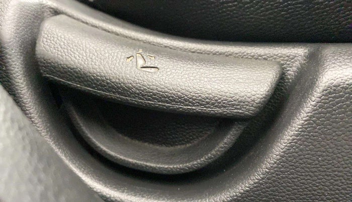 2018 Hyundai Grand i10 MAGNA 1.2 KAPPA VTVT, CNG, Manual, 83,514 km, Driver Side Adjustment Panel