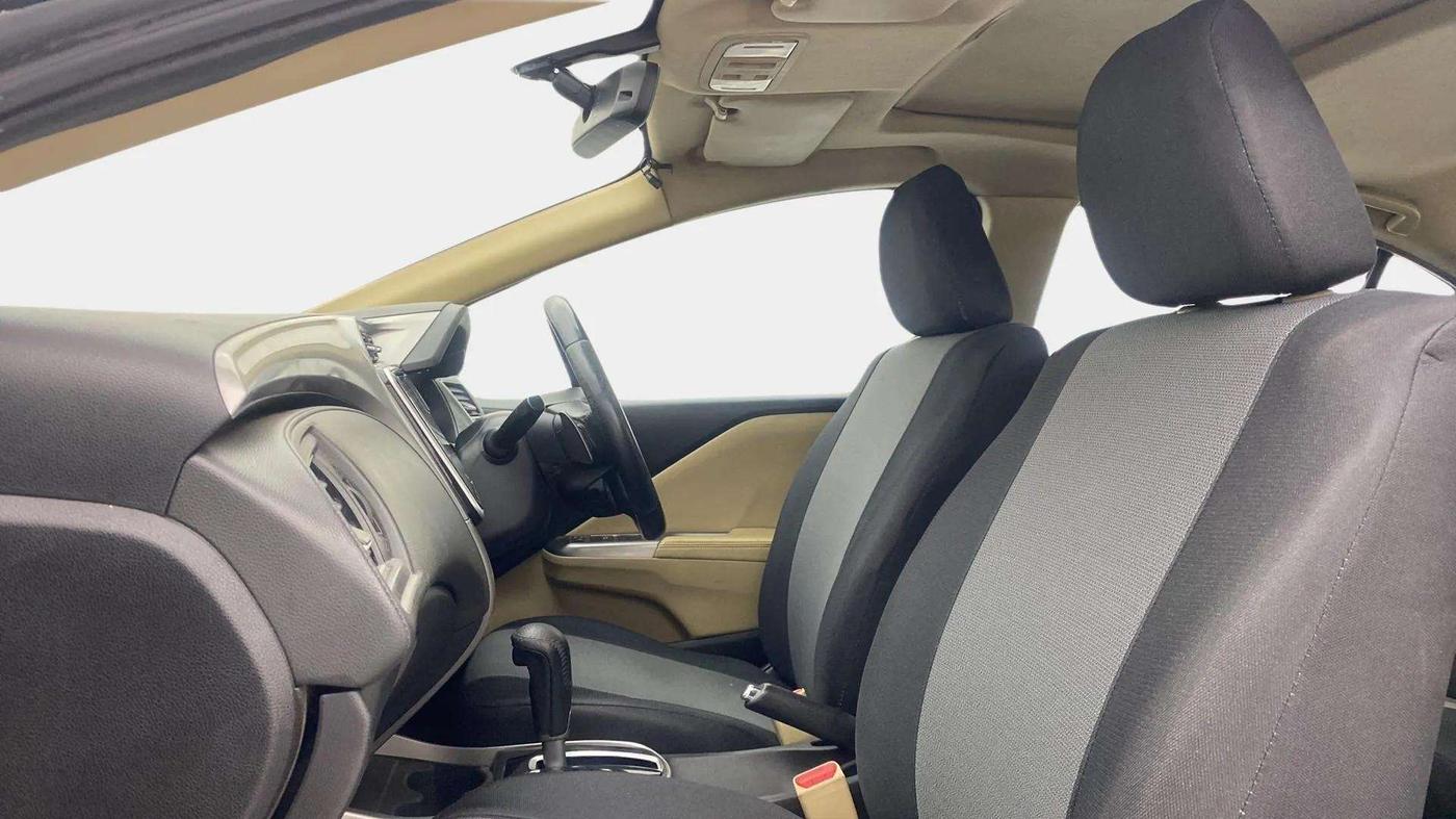 2017 Honda City 1.5L I-VTEC VX CVT, Petrol, Automatic, 1,24,652 km, Right Side Front Door Cabin