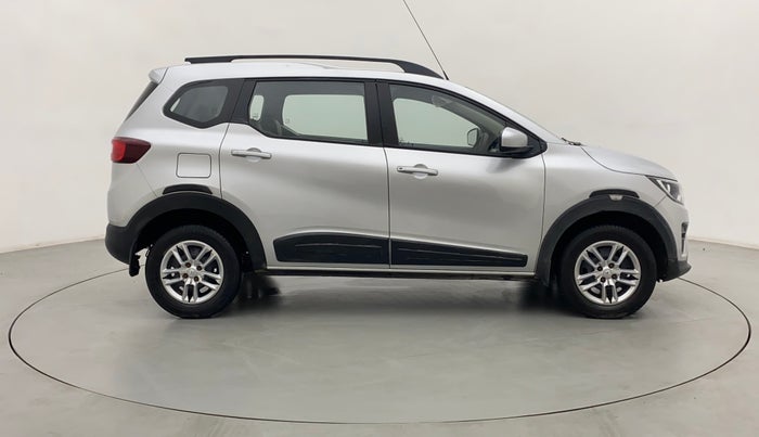 2021 Renault TRIBER RXT, Petrol, Manual, 29,734 km, Right Side View