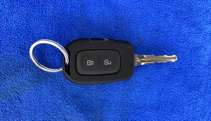 2021 Renault TRIBER RXT, Petrol, Manual, 29,734 km, Key Close Up