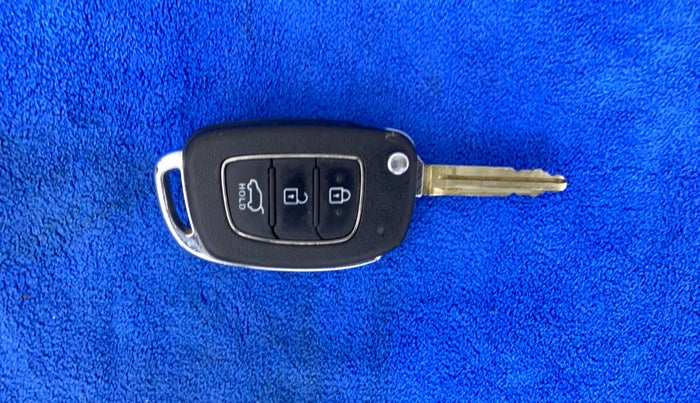 2021 Hyundai NEW I20 SPORTZ 1.2 MT, Petrol, Manual, 16,117 km, Key Close Up
