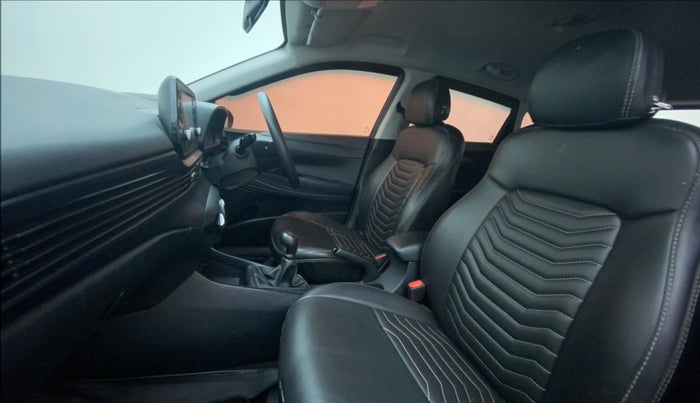 2021 Hyundai NEW I20 SPORTZ 1.2 MT, Petrol, Manual, 16,117 km, Right Side Front Door Cabin
