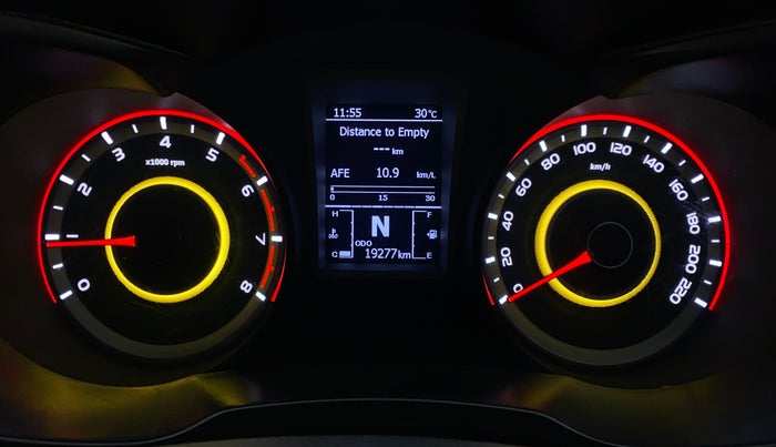 2021 Mahindra XUV300 W8 1.2 PETROL, Petrol, Manual, 19,318 km, Odometer Image