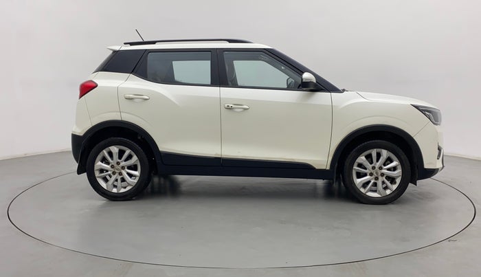 2021 Mahindra XUV300 W8 1.2 PETROL, Petrol, Manual, 19,318 km, Right Side View