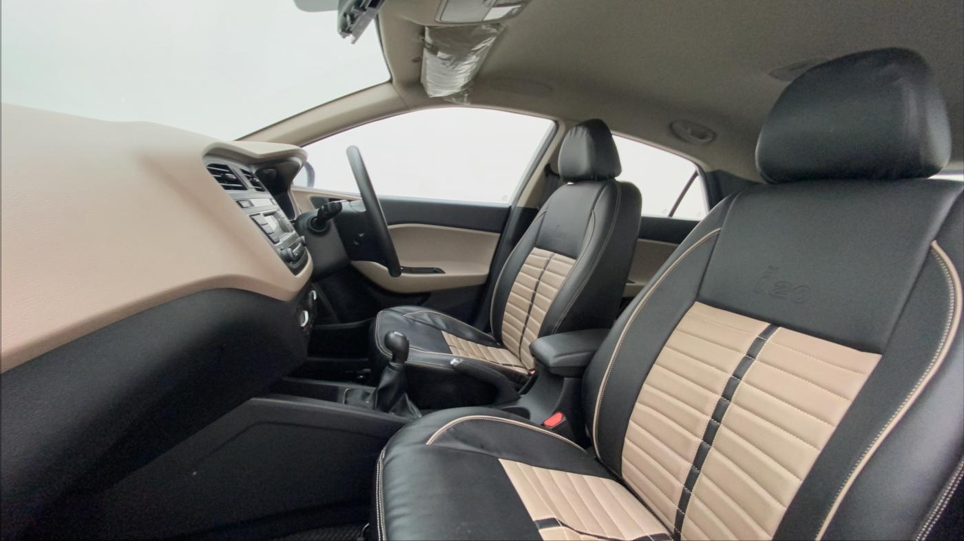 2017 Hyundai Elite i20 SPORTZ 1.2, Petrol, Manual, 17,579 km, Right Side Front Door Cabin