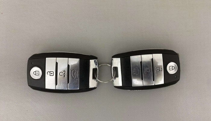 2022 KIA SONET GTX PLUS 1.5 AT, Diesel, Automatic, 13,695 km, Key Close Up