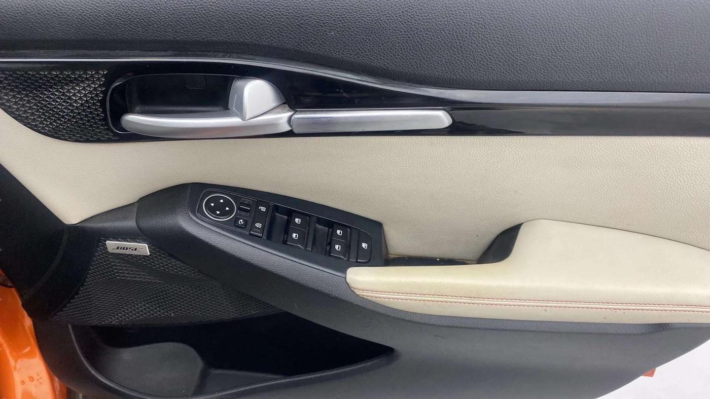 2020 KIA SELTOS GTX PLUS AT 1.5 DIESEL, Diesel, Automatic, 84,369 km, Driver Side Door Panels Control