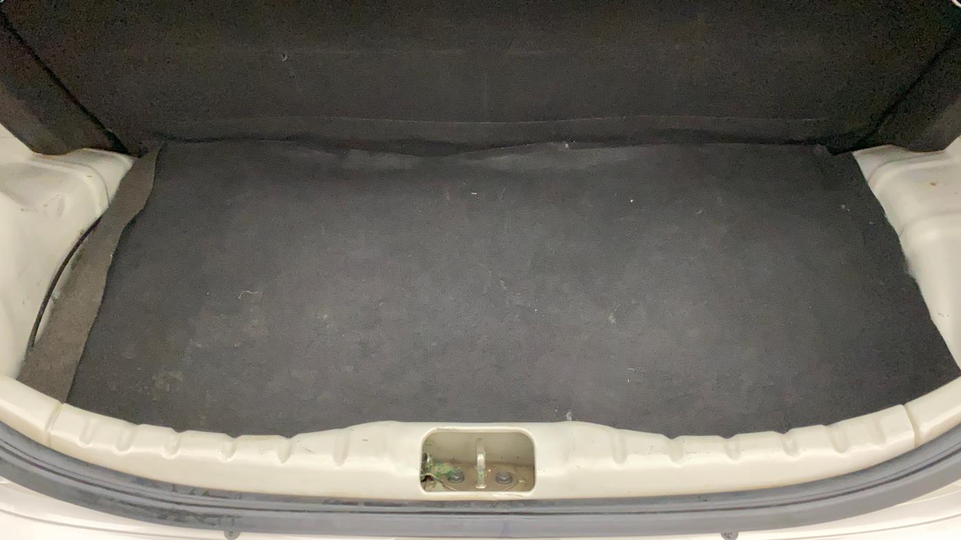 2011 Hyundai Eon MAGNA O, Petrol, Manual, 69,836 km, Boot Inside