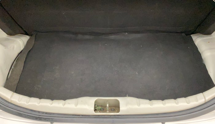 2011 Hyundai Eon MAGNA O, Petrol, Manual, 69,836 km, Boot Inside