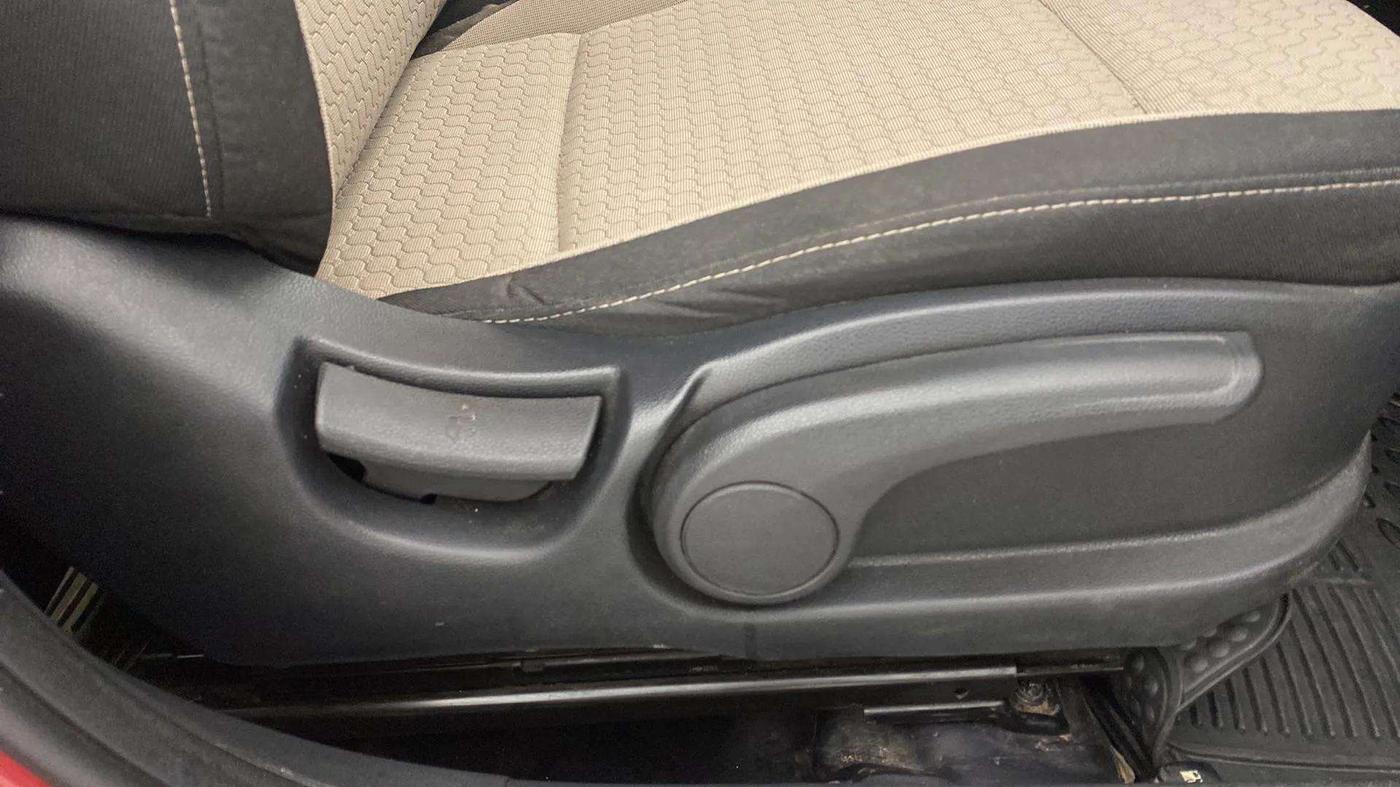 2017 Hyundai Elite i20 ASTA 1.2 (O), Petrol, Manual, 84,116 km, Driver Side Adjustment Panel