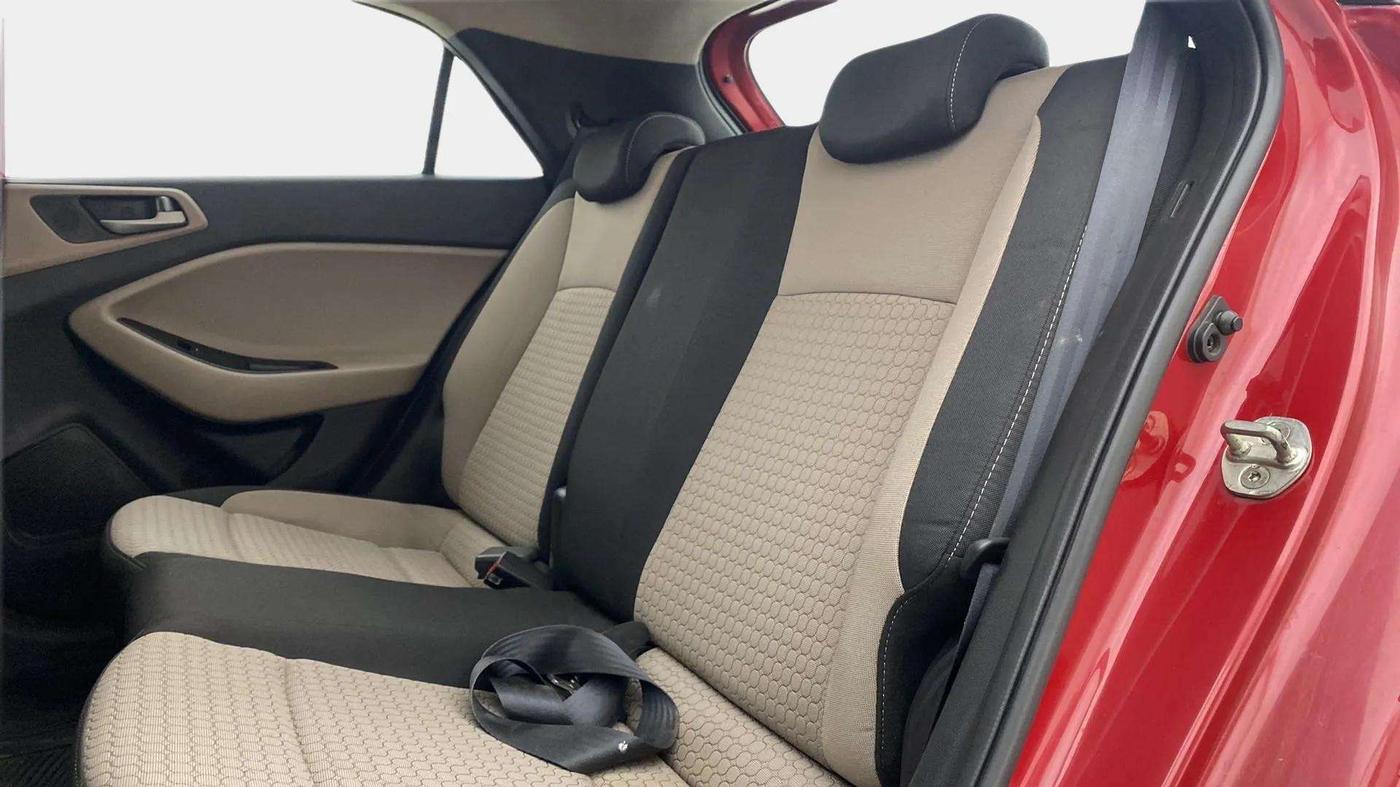 2017 Hyundai Elite i20 ASTA 1.2 (O), Petrol, Manual, 84,116 km, Right Side Rear Door Cabin