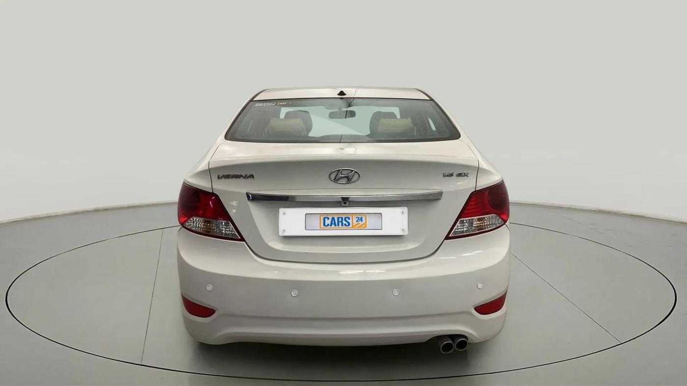 2014 Hyundai Verna FLUIDIC 1.6 VTVT SX, Petrol, Manual, 61,695 km, Back/Rear